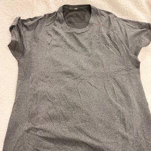 Lululemon Men’s XL Gray Short Sleeve Athletic Shirt